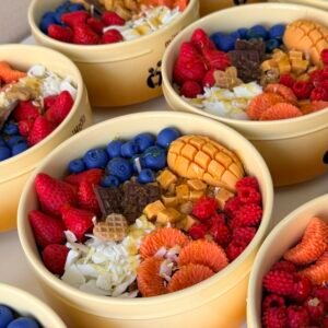 Granola-fruit breakfast candle
